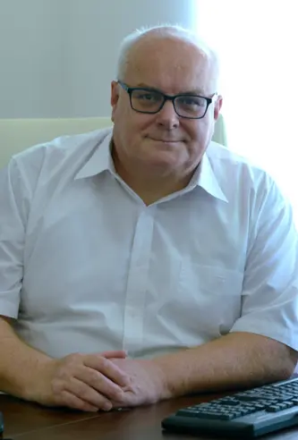 Husi_géza tanszékvezető